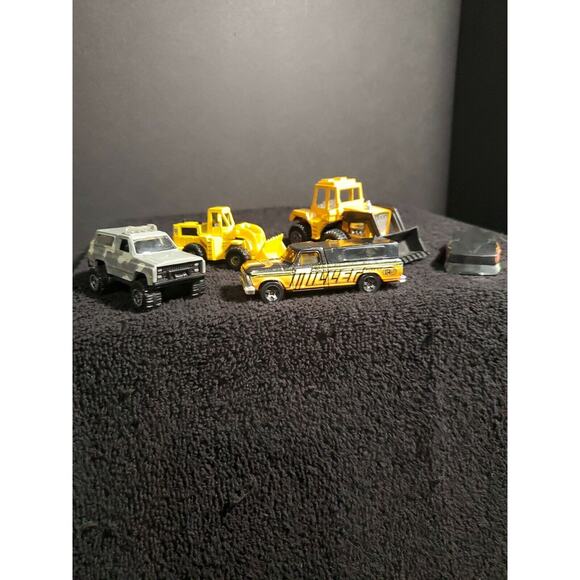 Small Diecast Construction Vehicles Lot of 5 Vintage 1970's-1990's - Picture 1 of 7